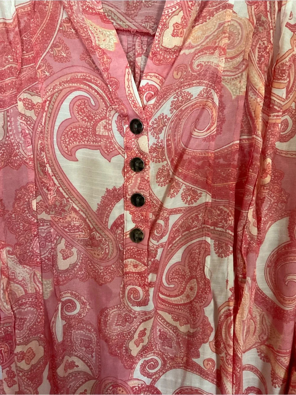 Cocomo woman Pink Paisley Button-Front Tunic Top. Size XL - Picture 3 of 11